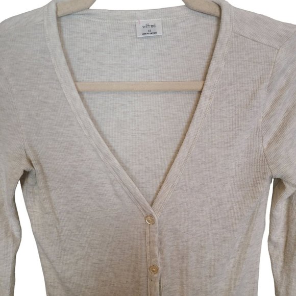 Wilfred Aritzia Womens XS Beige Long Sleeves Button Front V-Neck Reanne Shirt - Picture 2 of 8